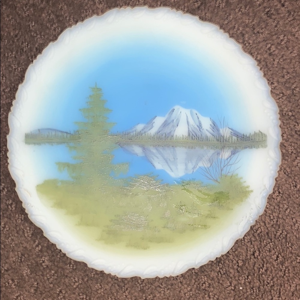 FENTON Art Glass D. Fredrick Mountain Reflections